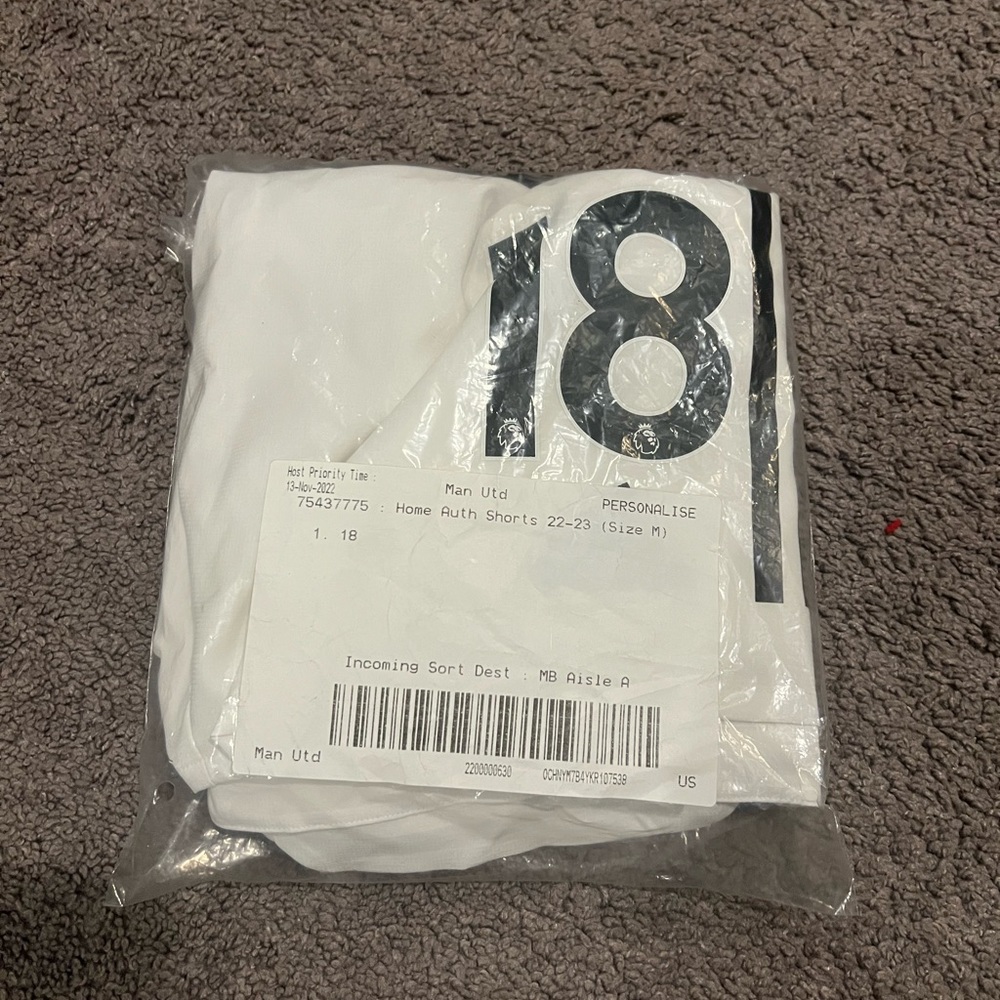 Adidas 2022-23 Manchester United player issue shorts (Casemiro) size M